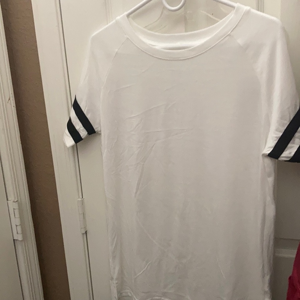 FINAL MARKDOWN Ladies short sleeved tee (M)
